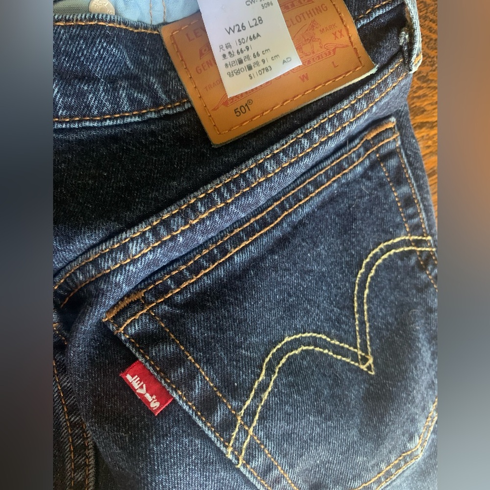 Levi’s 501 Original Cropped Women’s Jeans Retail $98 - Picture 4 of 5